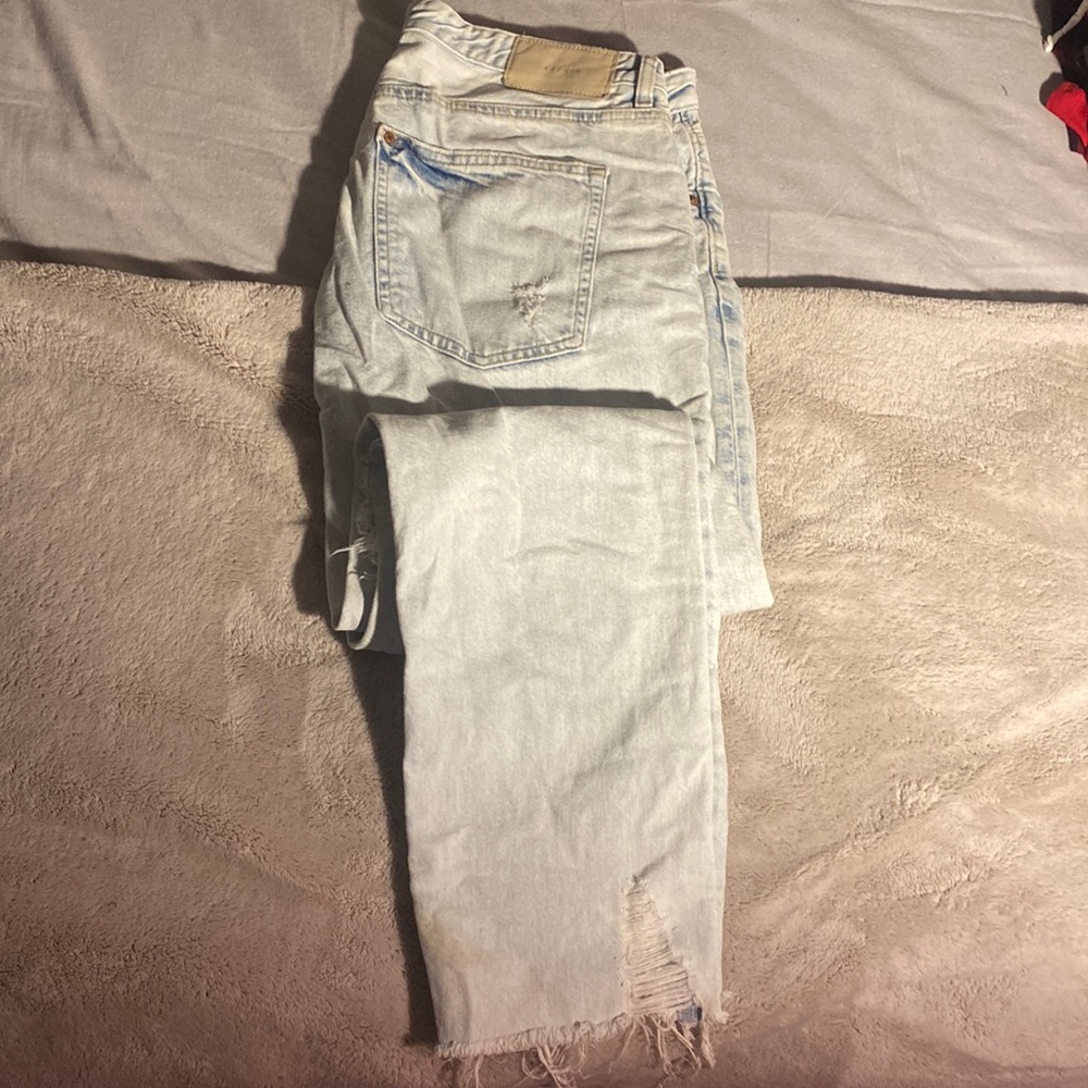 Light washed denim boyfriend jeans